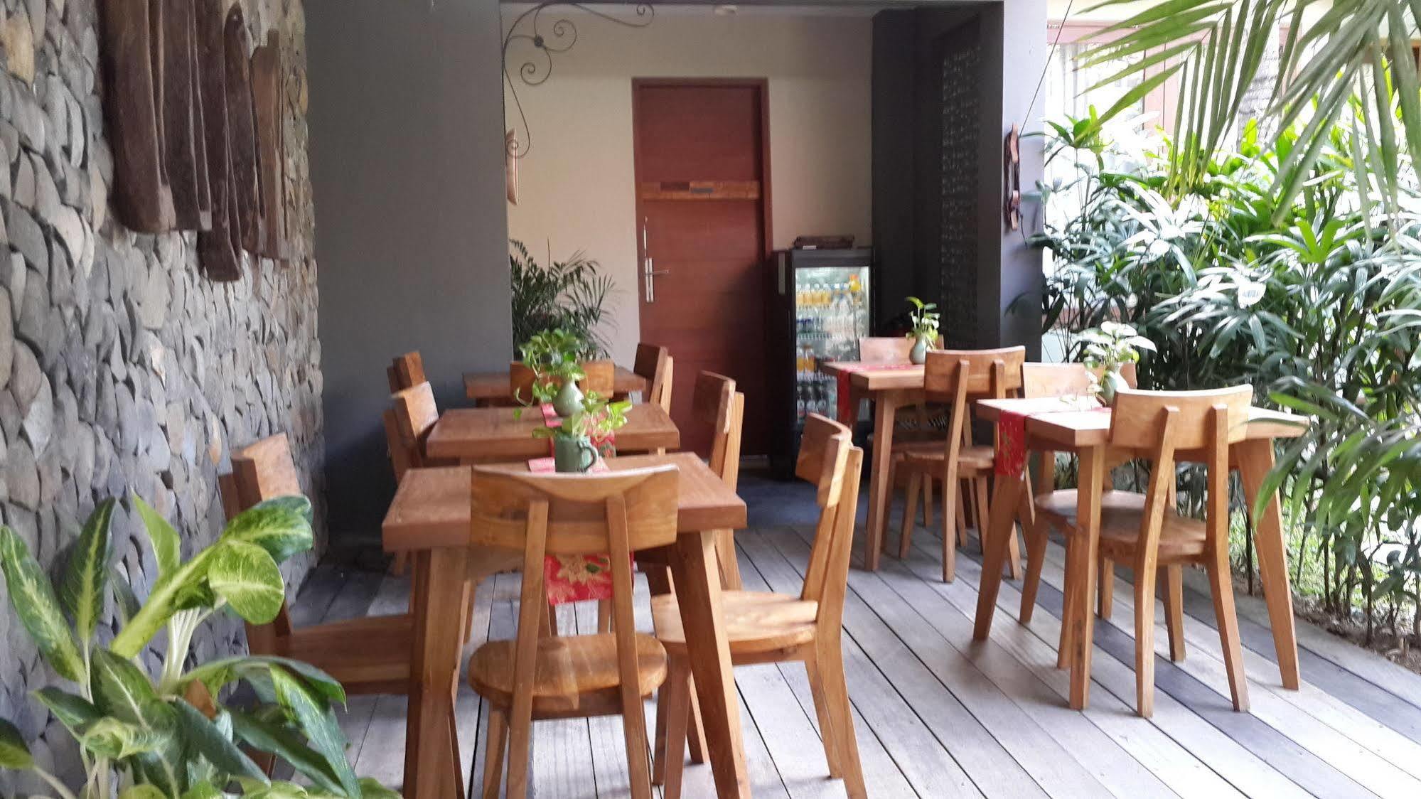 乌玛卡兰酒店 庫塔 外观 照片